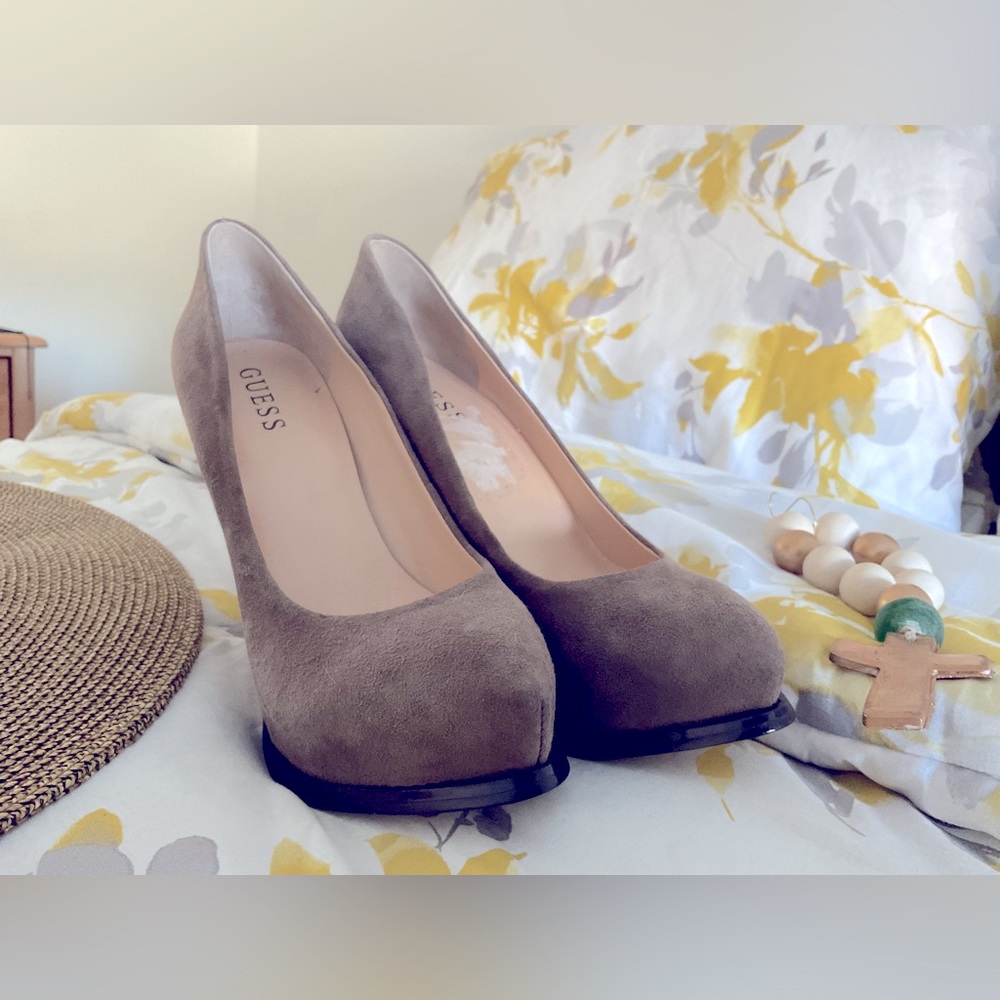 Guess taupe heels